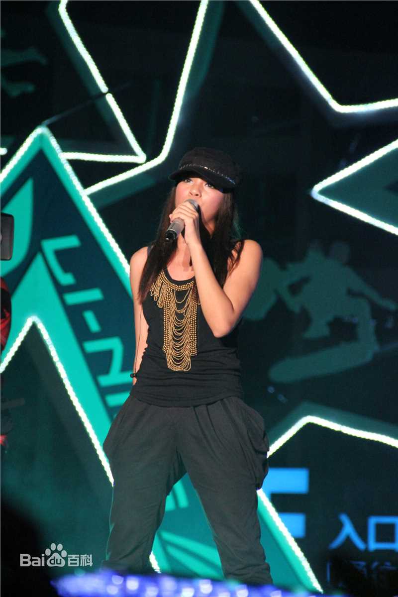 谈莉娜(Renata Tan)2011李宁体育园活动照壁纸壁纸