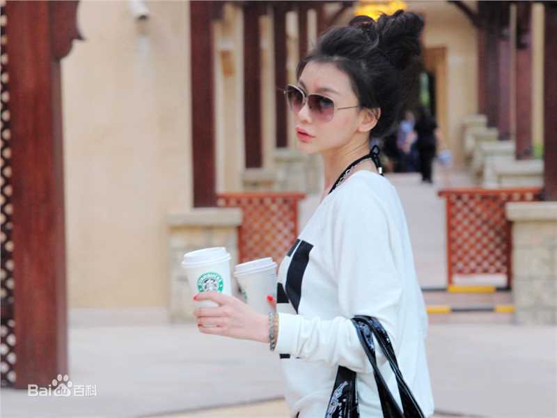 巩新亮(Miumiu)出席活动性感图片图集