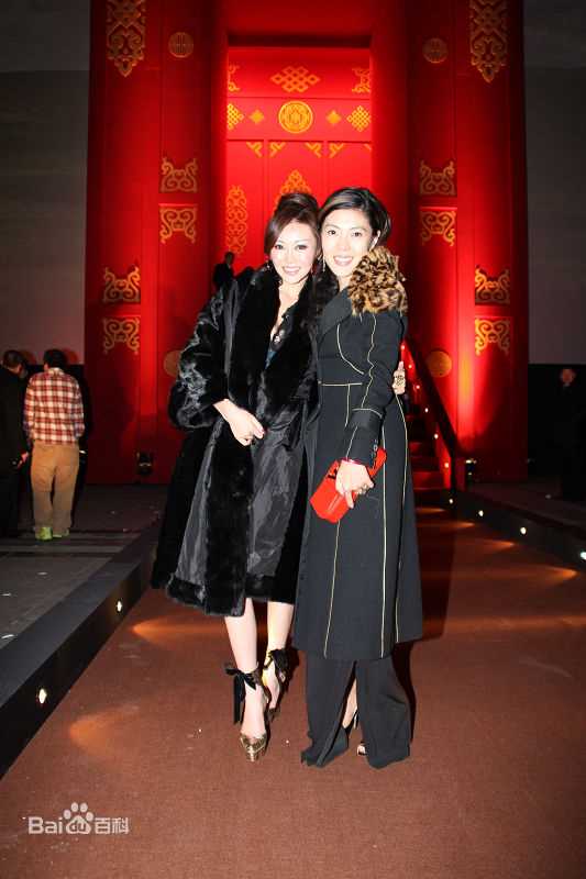 巩新亮(Miumiu)出席活动性感图片图集