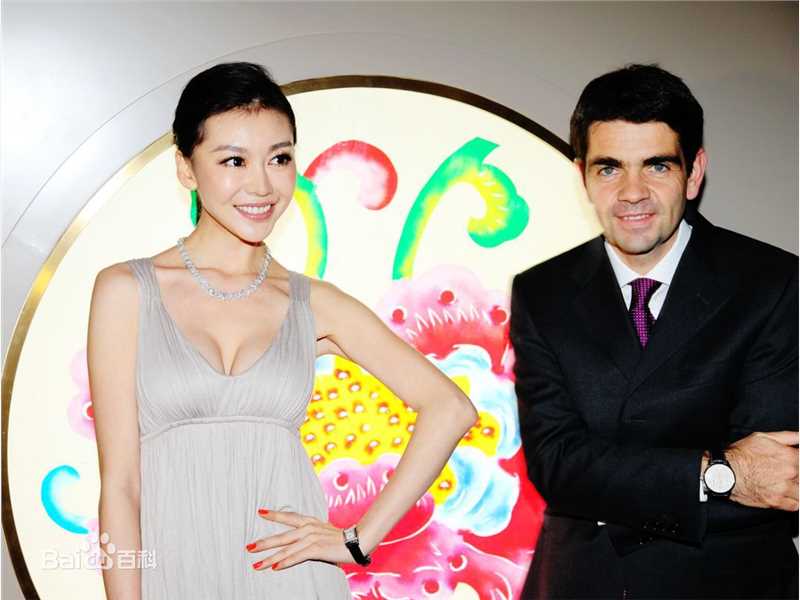 巩新亮(Miumiu)出席活动性感图片图集