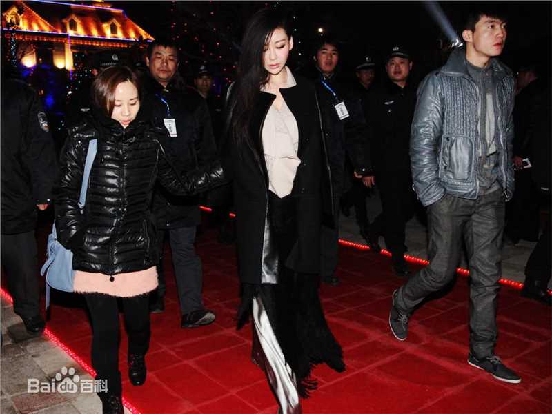 巩新亮(Miumiu)出席活动性感图片图集