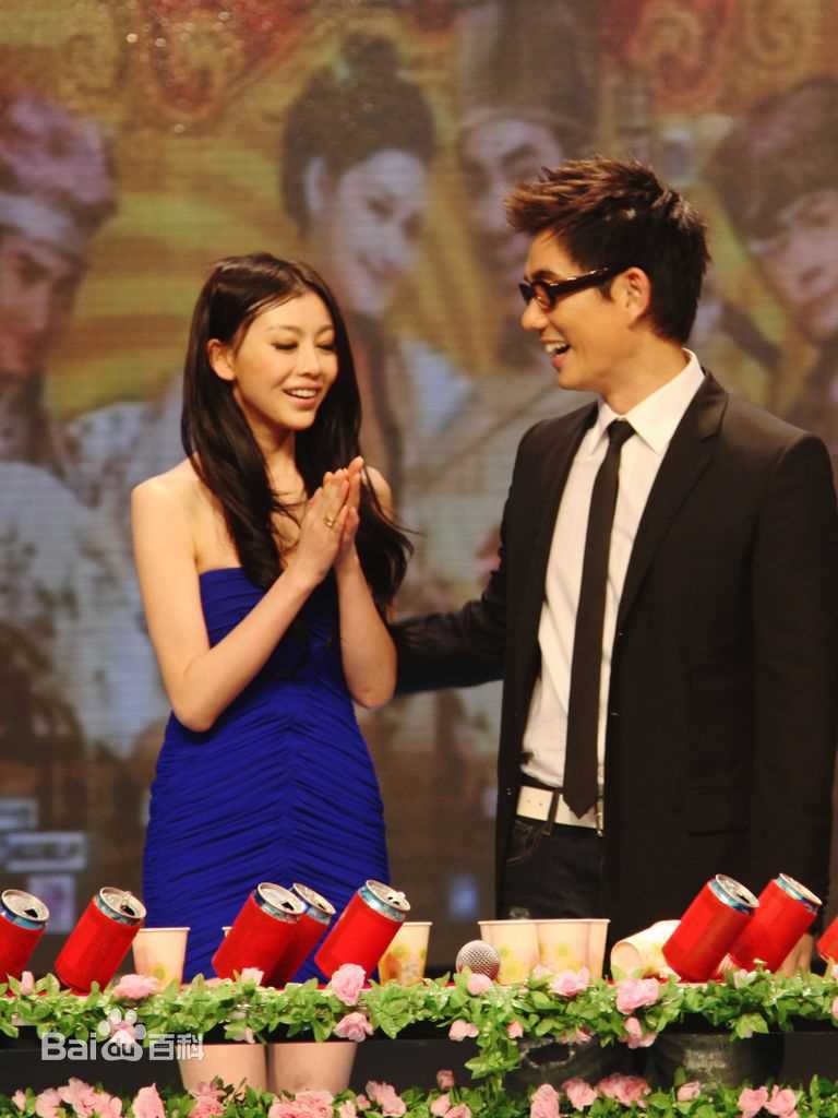 巩新亮(Miumiu)出席活动性感图片图集