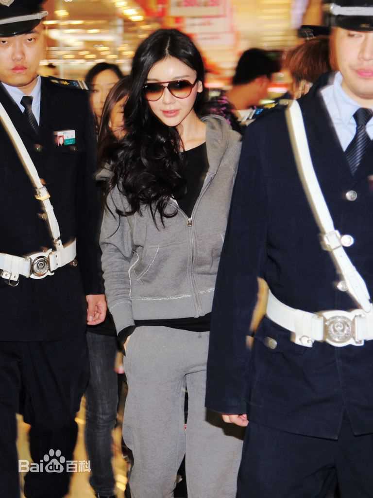 巩新亮(Miumiu)出席活动性感图片图集