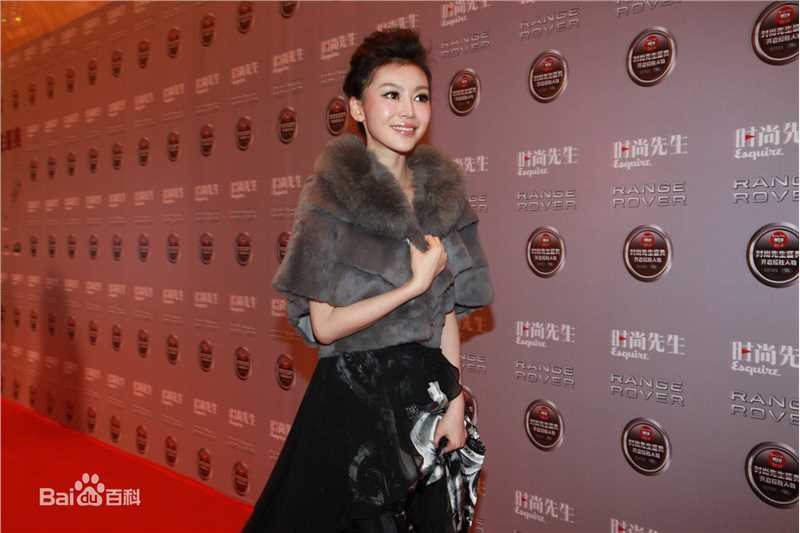 巩新亮(Miumiu)出席活动性感图片图集