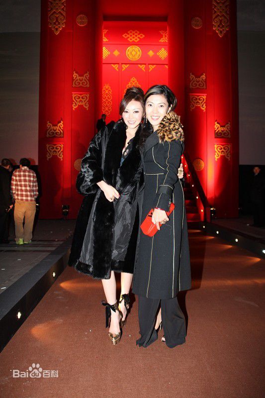 巩新亮(Miumiu)出席活动性感图片图集