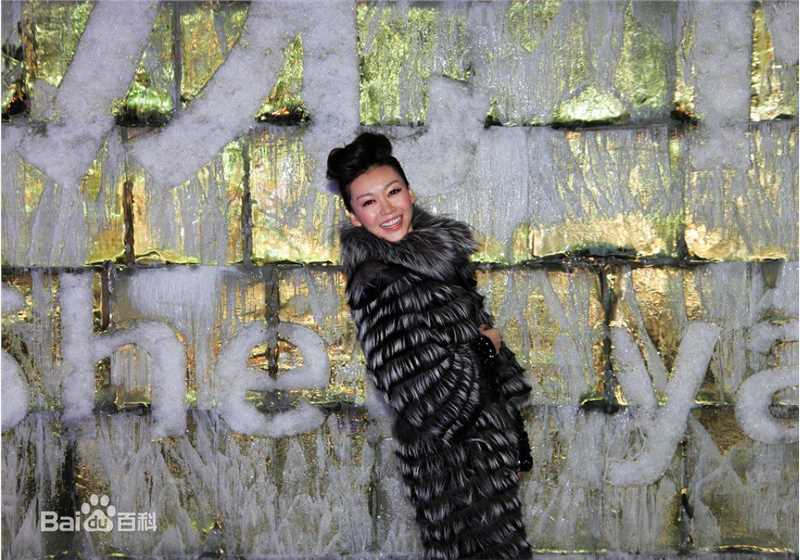 巩新亮(Miumiu)出席活动性感图片图集