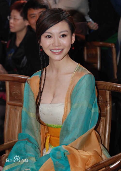 高清巩新亮(Miumiu)在2010 《龙凤店》饰：妙妙中的图集