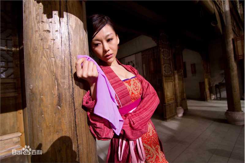 高清巩新亮(Miumiu)在2010 《龙凤店》饰：妙妙中的图集