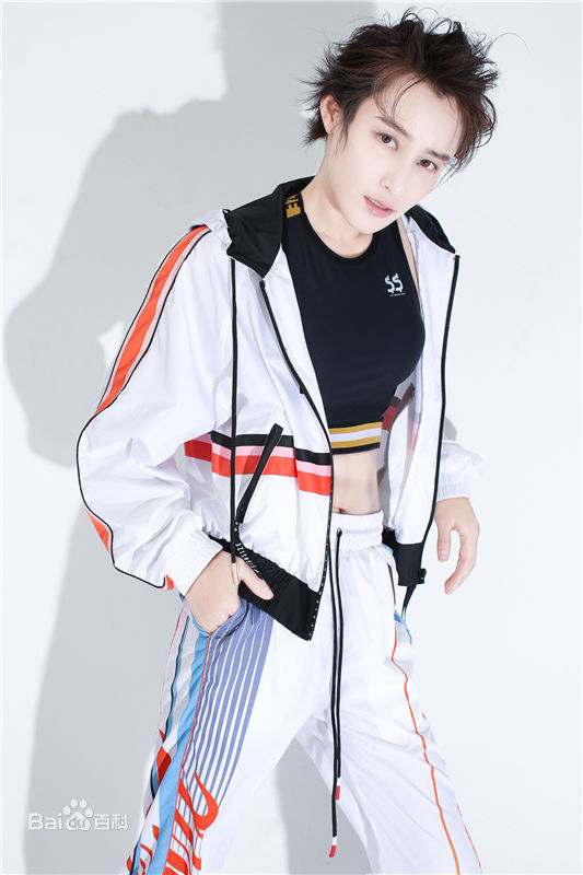 蒋璐霞(Jiang Luxia)高清街拍图集