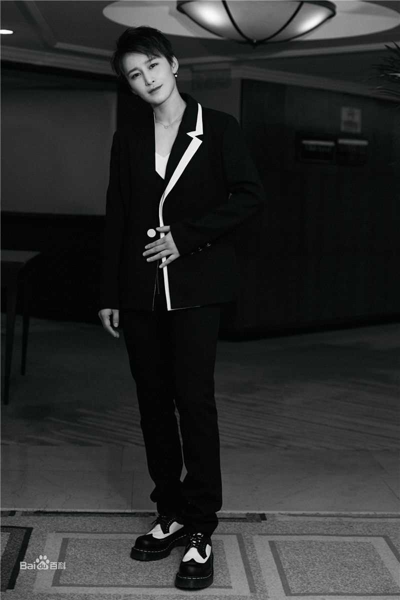 蒋璐霞(Jiang Luxia)个人照片性感图片图集