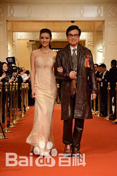 夏嫣(Anika)活动照素颜照壁纸