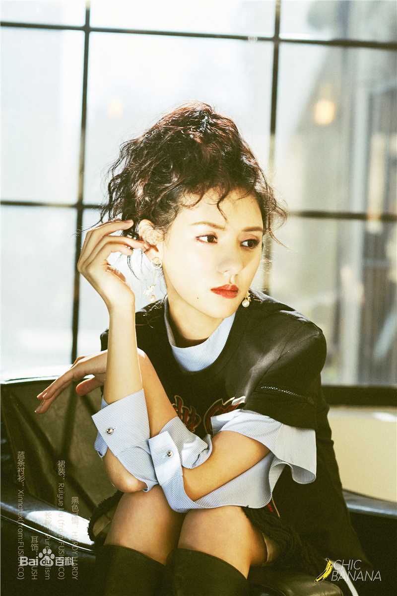 张予曦最新街拍壁纸