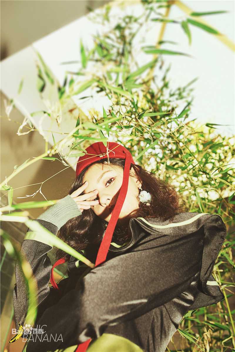 张予曦最新街拍壁纸