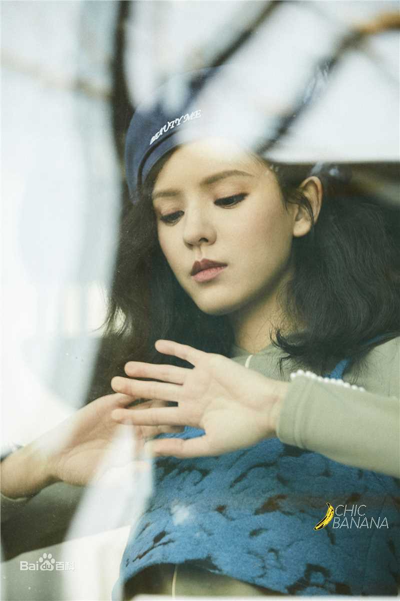 张予曦最新街拍壁纸