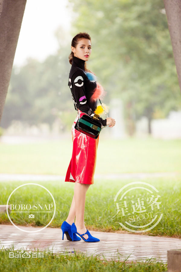 张予曦最新街拍壁纸