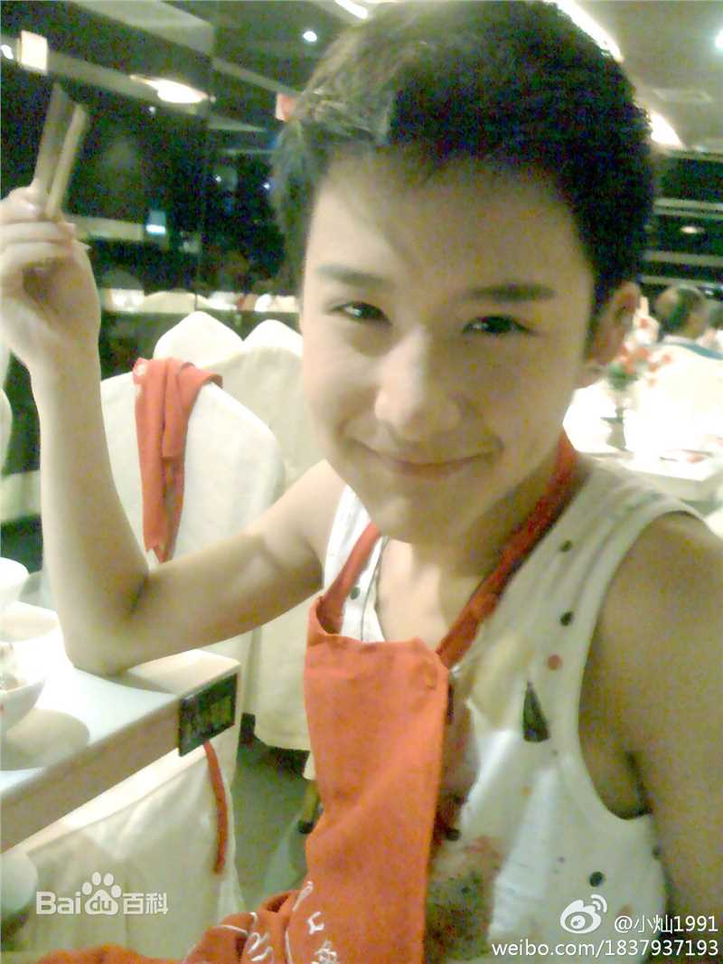 卢卓小灿的成长图片图集