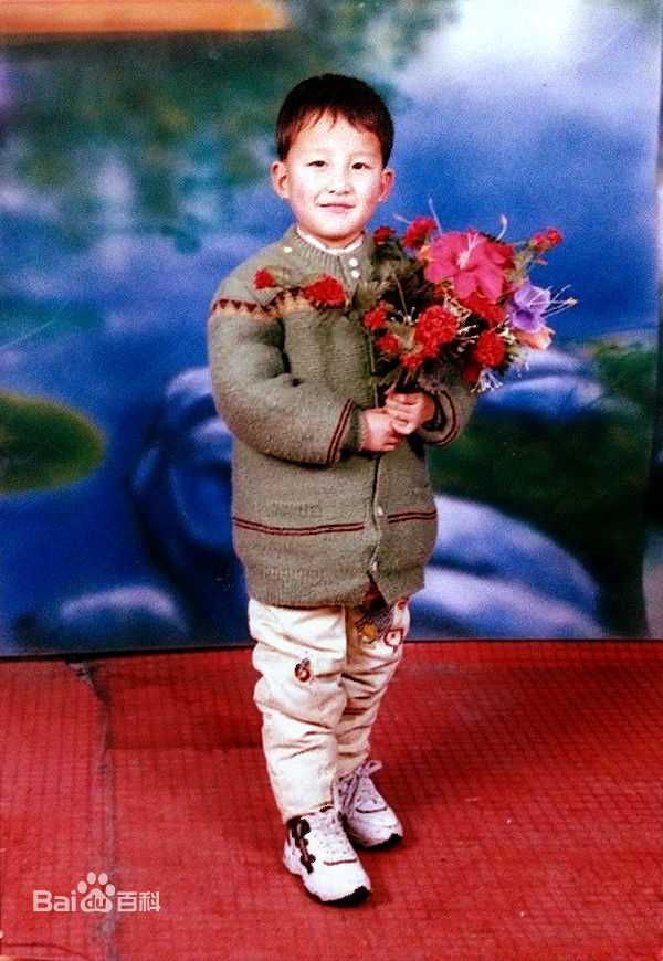 卢卓小灿的成长图片图集