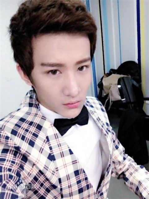 卢卓百变造型图册