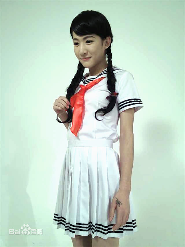 卢卓百变造型图册