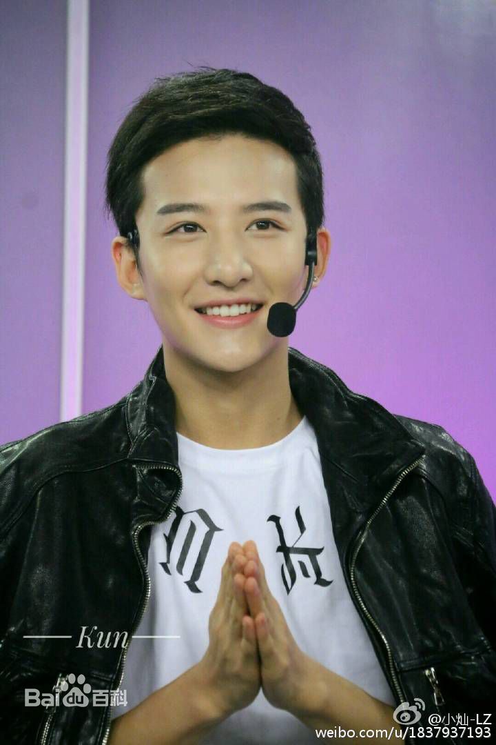 卢卓综艺节目图片图册