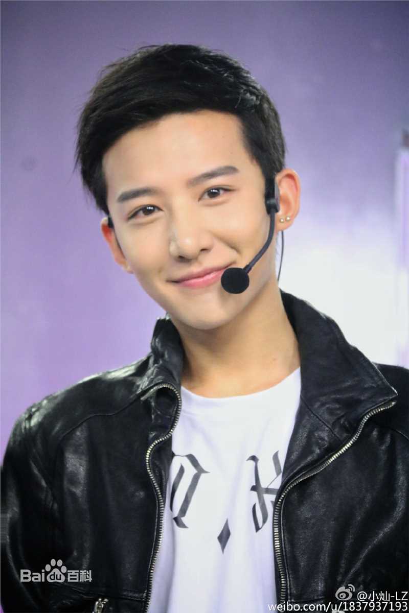 卢卓综艺节目图片图册