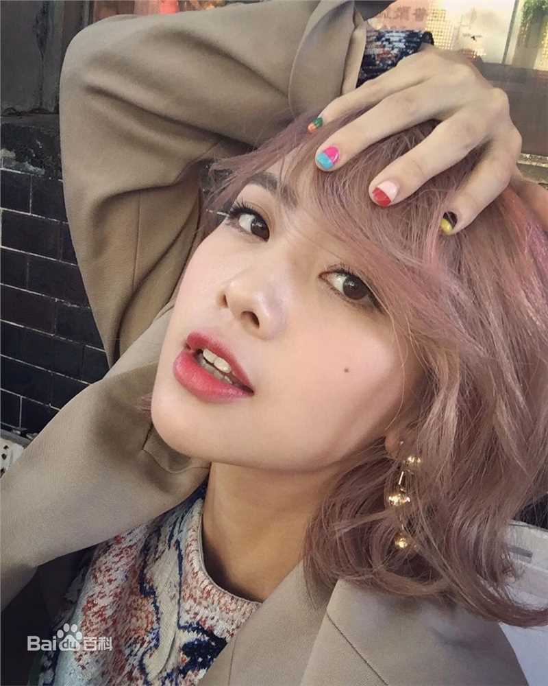 吴映洁(Emma Wu)概述图册生活照相册