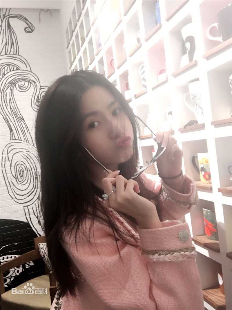 王秋紫生活照图册