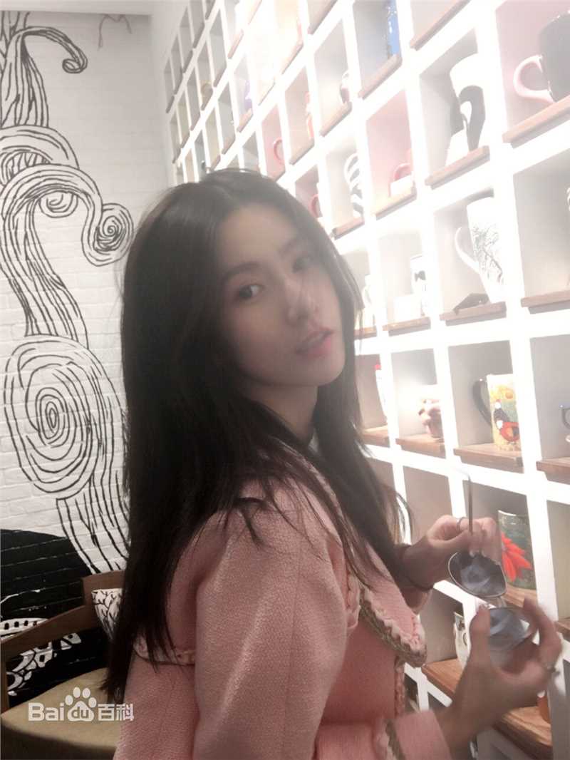 王秋紫生活照图册