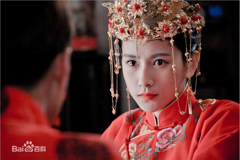 王秋紫在电视剧《左眼诡事》饰演青灵中的