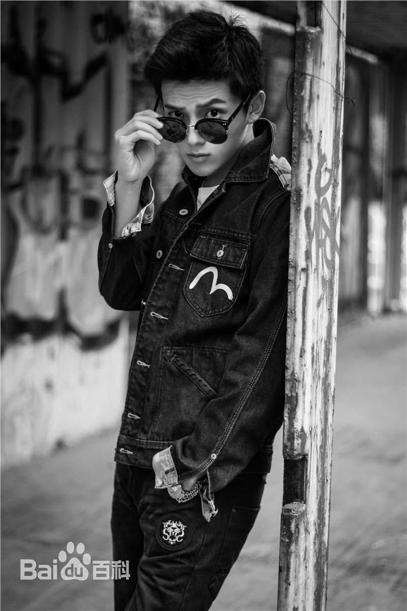 吴俊余(June Wu)最新壁纸