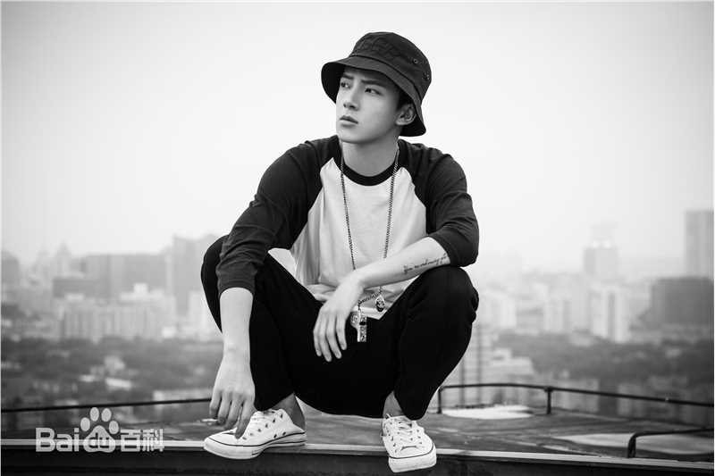 吴俊余(June Wu)最新壁纸