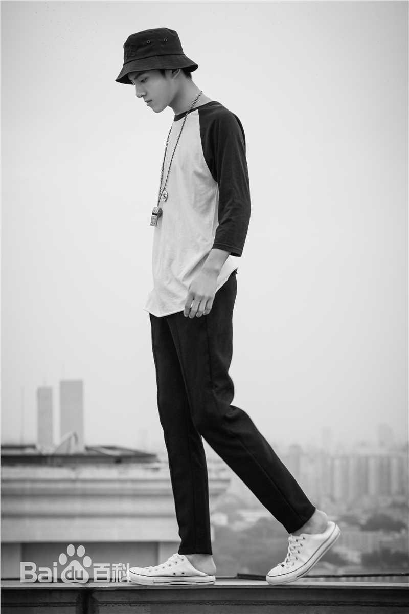 吴俊余(June Wu)最新壁纸