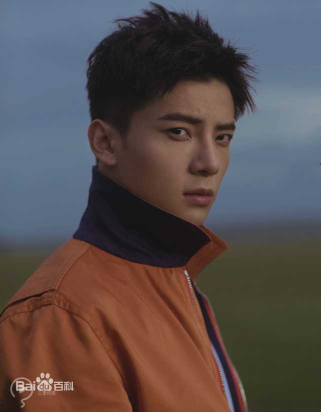 最新吴俊余(June Wu)在专辑《茧》中的壁纸