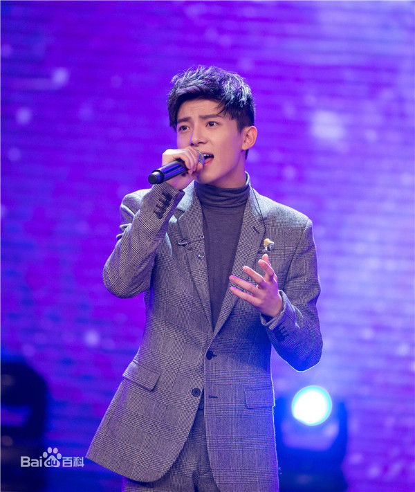 吴俊余(June Wu)歌手素颜照相册