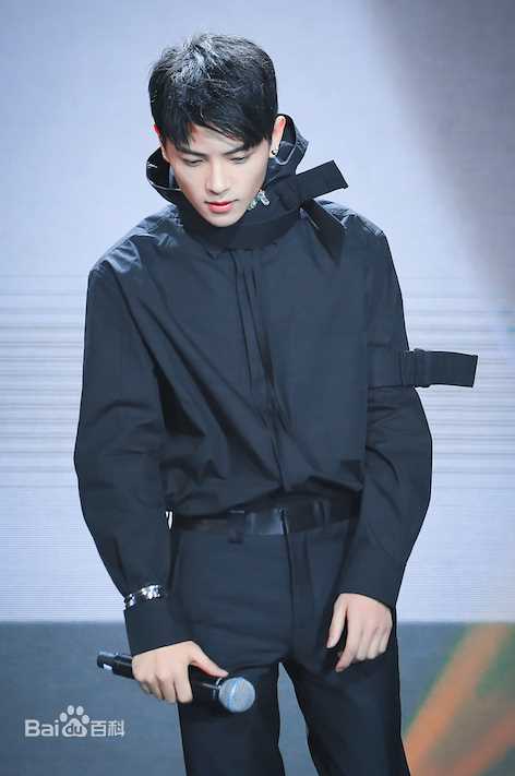 最新吴俊余(June Wu)性感图片