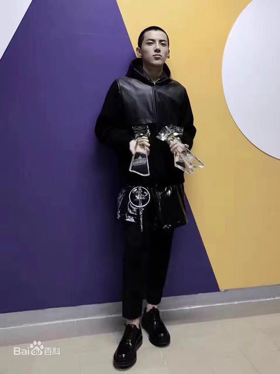 吴俊余(June Wu)获奖时刻图册