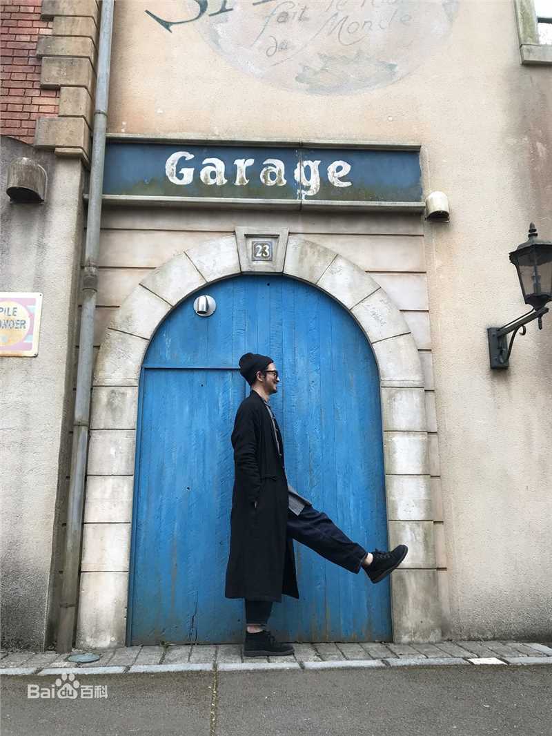 张晓晨(Edward Zhang)街拍壁纸壁纸