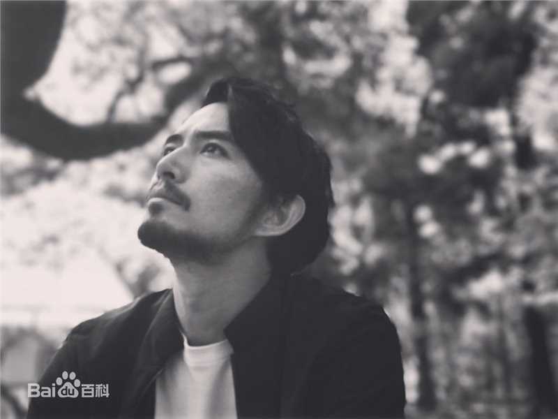 张晓晨(Edward Zhang)街拍壁纸壁纸