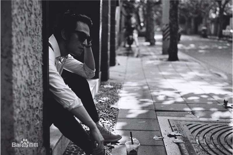 张晓晨(Edward Zhang)生活照性感图片壁纸