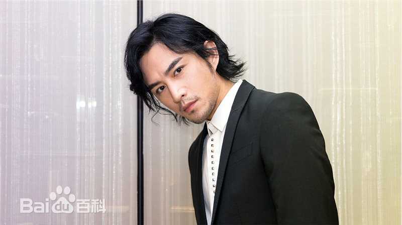 张晓晨(Edward Zhang)颁奖仪式照前后照片