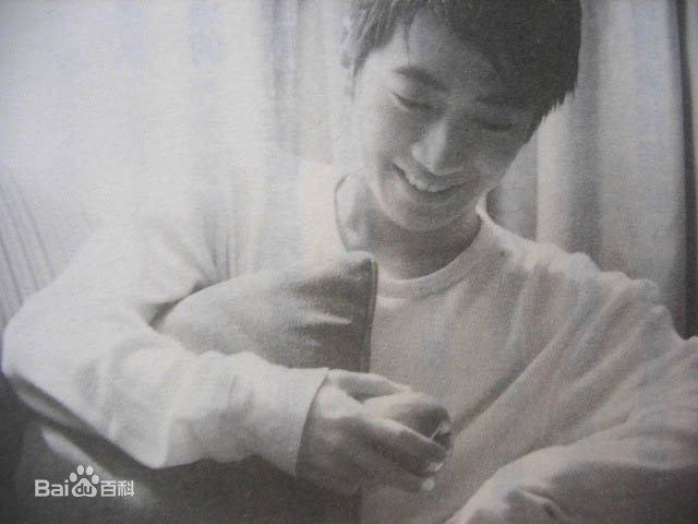 最新孙耀威(Eric Suen Yiu Wai)壁纸