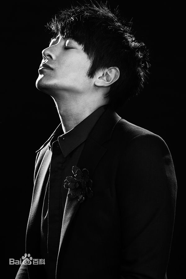 最新孙耀威(Eric Suen Yiu Wai)壁纸