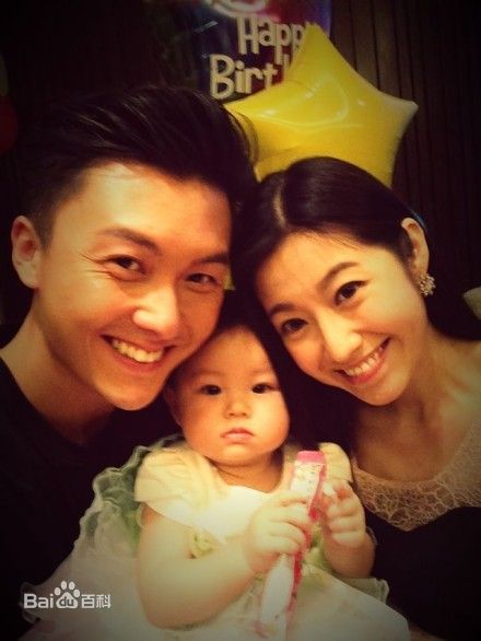 陈自瑶(Yoyo Chan)与丈夫王浩信前后照片