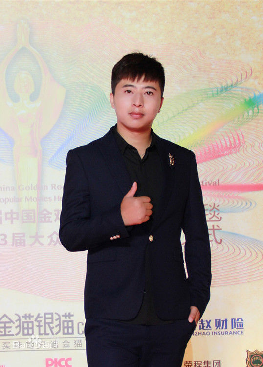 高清周晓鹏性感图片