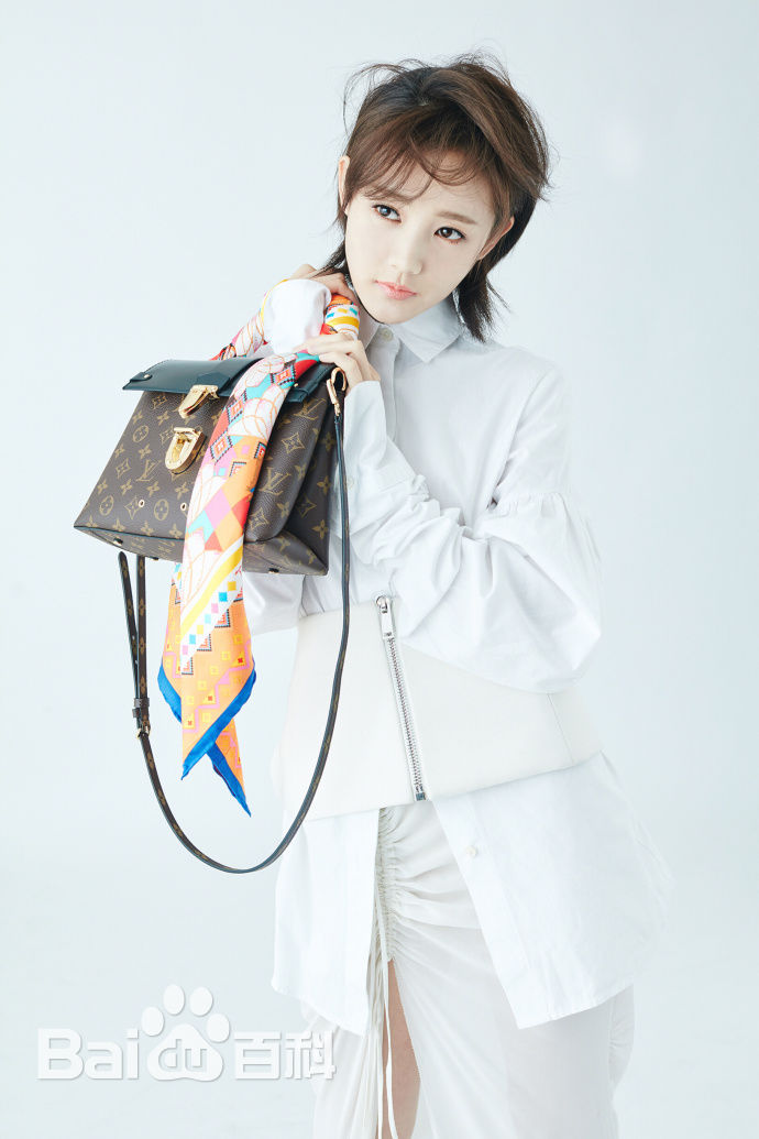 李一桐最全2017年杂志相册