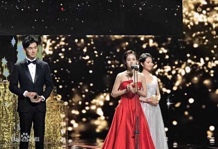 李一桐活动图素颜照相册