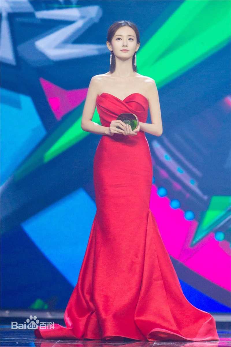 李一桐活动图素颜照相册