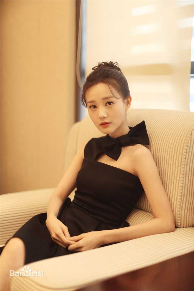 李一桐活动图素颜照相册