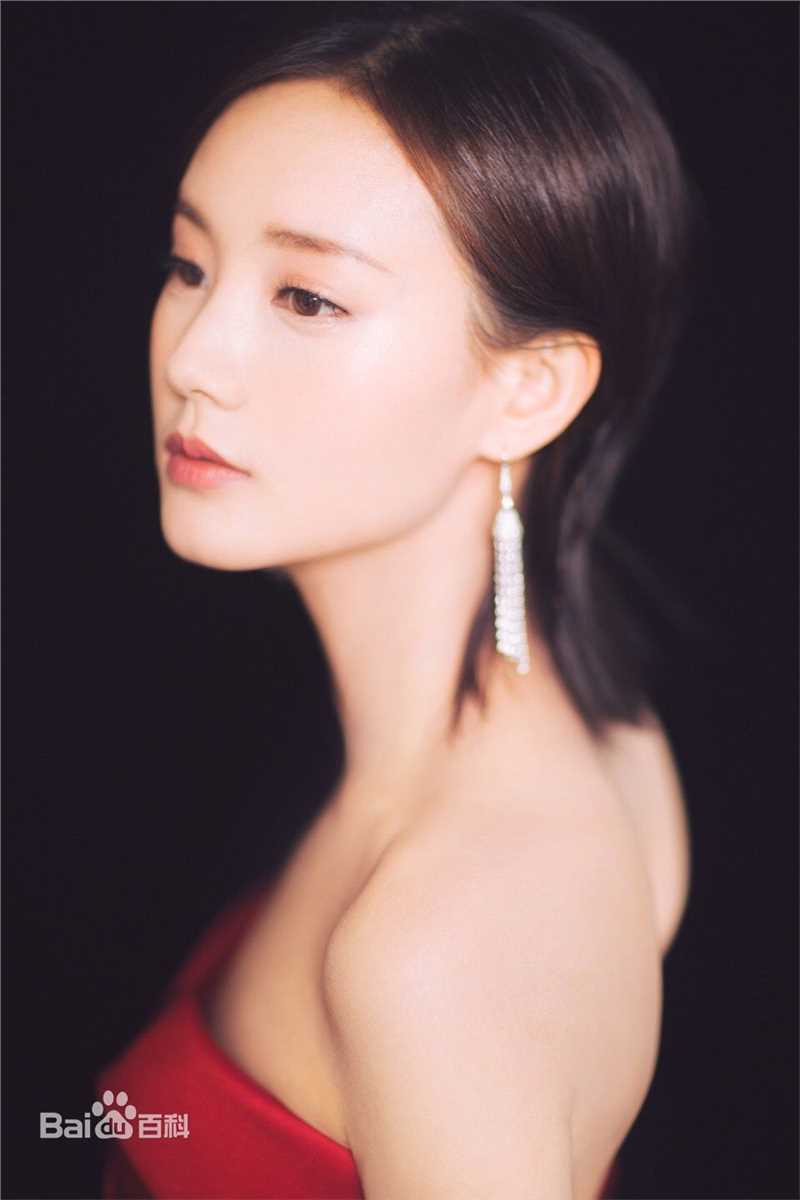 李一桐活动图素颜照相册