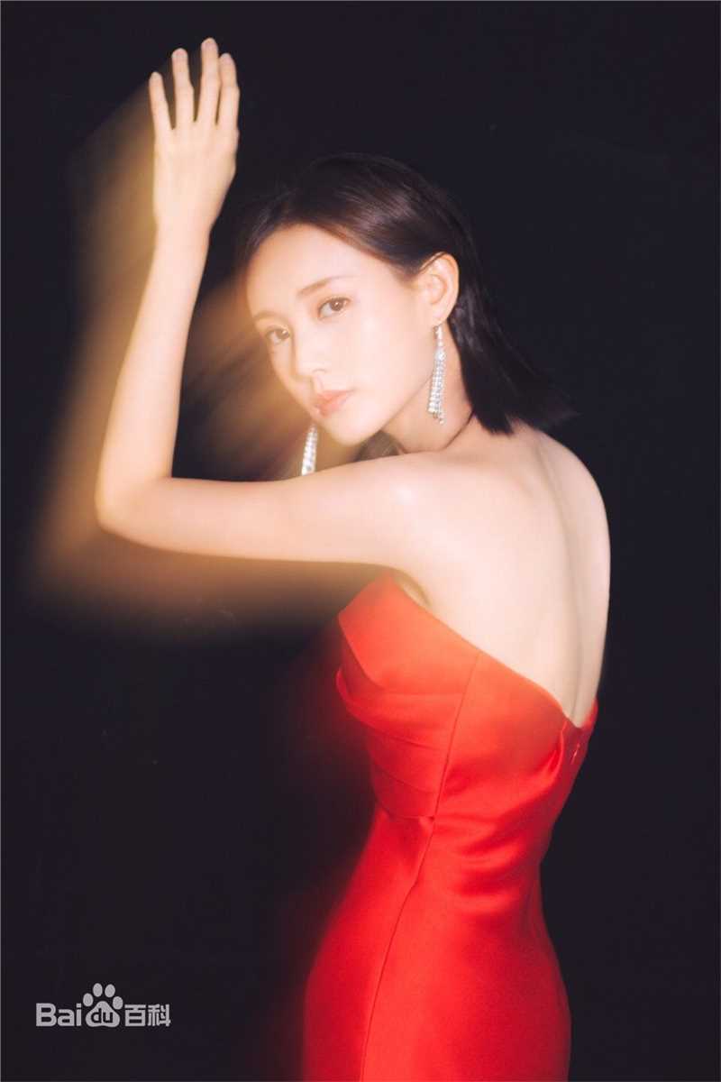 李一桐活动图素颜照相册